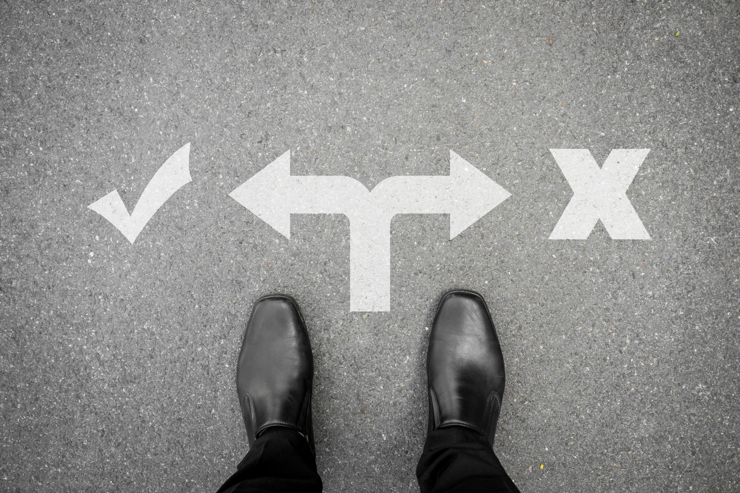 Black shoes at the crossroad – right or wrong